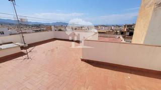 Pis en Motril  ciudad. Vendemos un  bloque de 300m2, dos pisos de 107,42 m2 cada uno y