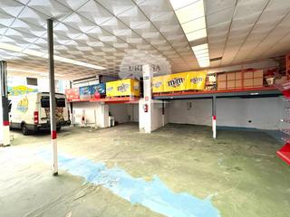 Nave industrial en Motril  ciudad. Vendemos nave de 235m2 en motril granada, adaptada para cualquie