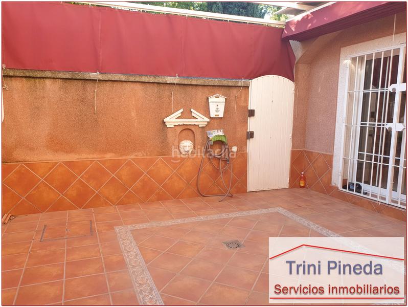 Foto 559d8a72-0c38-43e0-b6c4-93f1c52d13e6. Semi detached house with fireplace parking pool in Sevilla
