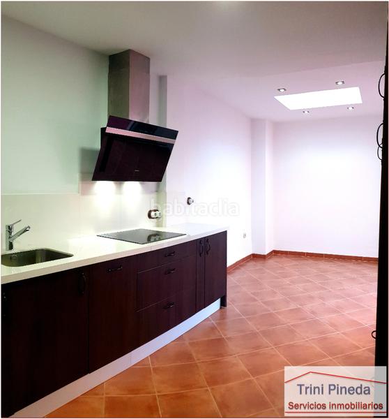 Foto 8e5215ed-75aa-4fd1-8041-9d542cc61867. Semi detached house with fireplace parking pool in Sevilla