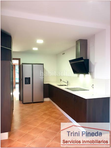 Foto d494d865-f794-425a-8006-6c0933a83ca7. Semi detached house with fireplace parking pool in Sevilla