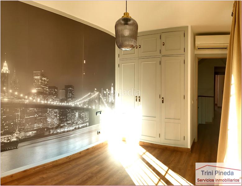 Foto e8922ed6-b173-441f-afcd-dc27ad3a8df8. Semi detached house with fireplace parking pool in Sevilla