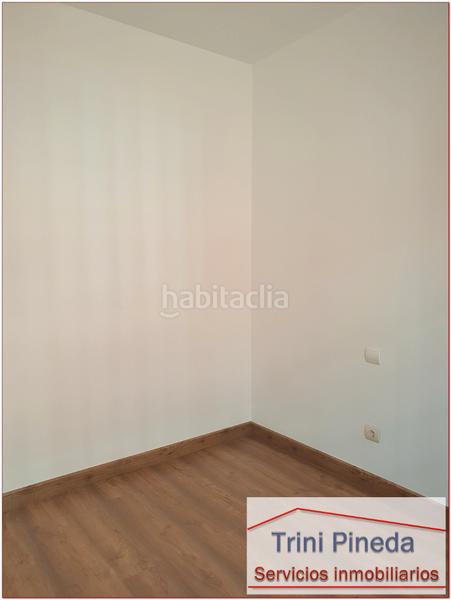 Foto e9dd6f88-bf9c-4c7e-95bc-6e0fa3dc5a63. Semi detached house with fireplace parking pool in Sevilla