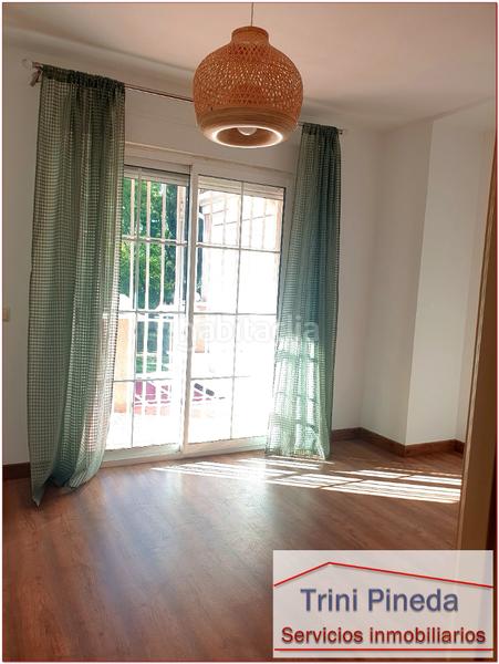 Foto ea484e6f-779e-4864-bea6-cfb23ac83447. Semi detached house with fireplace parking pool in Sevilla