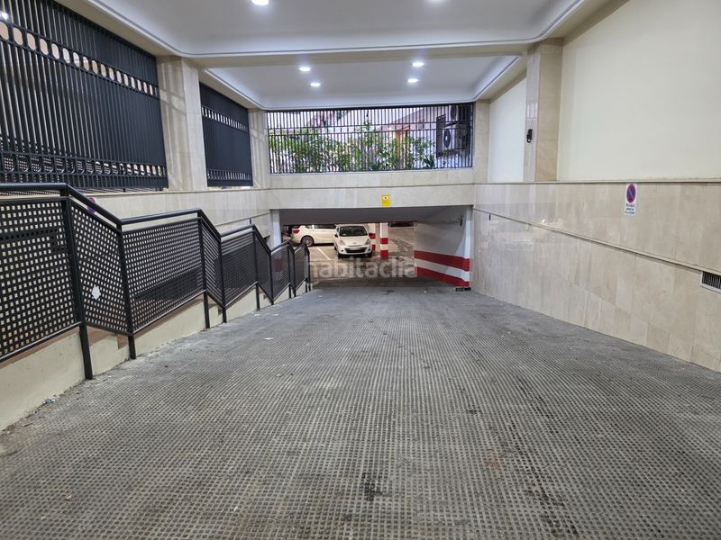 Foto bc07a458-9ab6-4c06-b42b-bdc823ad37db. Parking voiture dans calle gravina 13 dans Arenal - Museo Sevilla