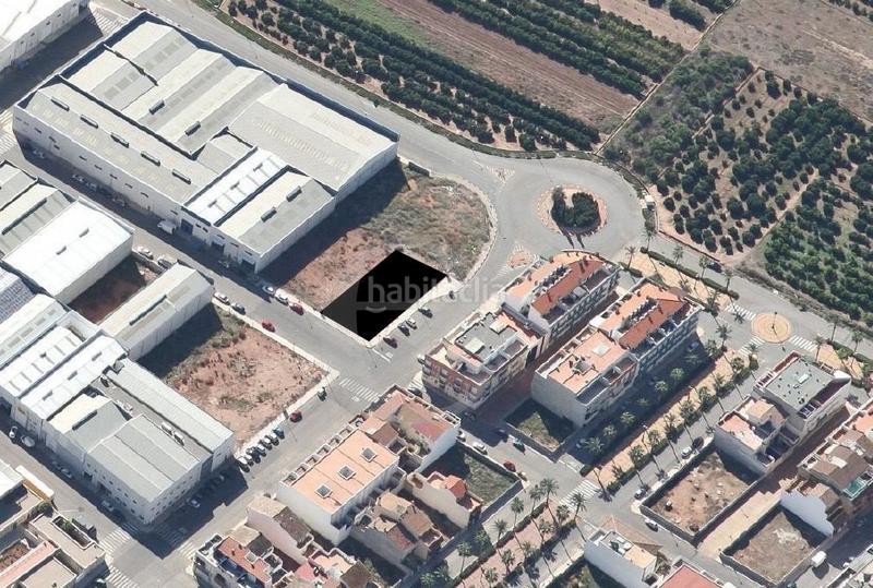 Foto c1d908d1-ea4e-4c7d-9edb-aff5b1f1b2d5. Terreny residencial a Rafelbunyol