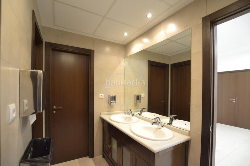 Foto 6303478a-b5d9-45ca-979d-0886375baafd. Rent office space with heating in Barrio de Campanar Valencia