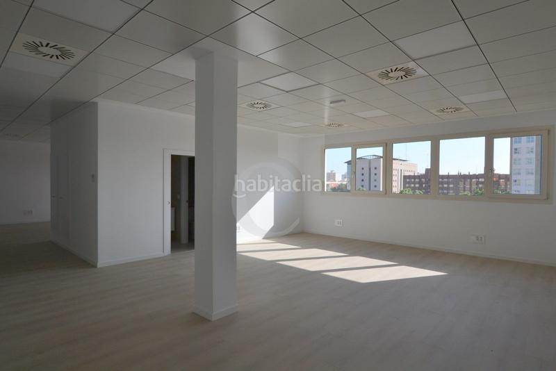 Foto e9d3928b-8181-4d9f-bca0-028933e2df6b. Rent office space with heating in Barrio de Campanar Valencia
