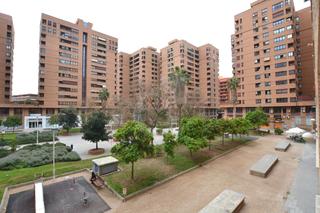 Location Bureau à Barrio de Benimaclet. Oficina junto a primado reig