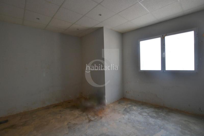 Foto 03deb7ad-f5a9-45c4-a649-8e32f52f4e9a. Alquiler local comercial local grandes dimensiones en Alfafar