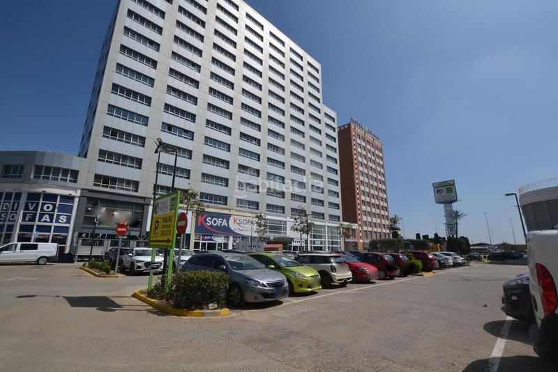 Foto c7fc118c-2853-4365-bfc9-7a6835596bd2. Alquiler local comercial local grandes dimensiones en Alfafar