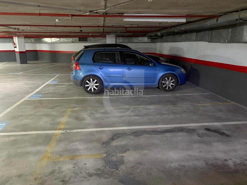 Foto f9b2071d-2a11-49ff-a7c5-053760bc8927. Aparcament cotxe a colon 1 a Sant Francesc Valencia