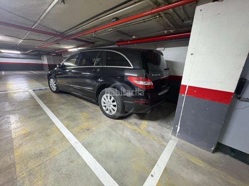 Foto f6e5eb2c-3254-4a29-8772-ae60c2e9706f. Aparcament cotxe a Sant Francesc Valencia