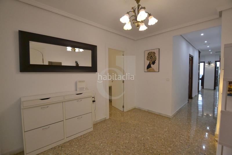 Foto 82b6fc02-3058-40bf-9b2b-6a12a5a38a0e. Piso  en avda reino en Russafa Valencia