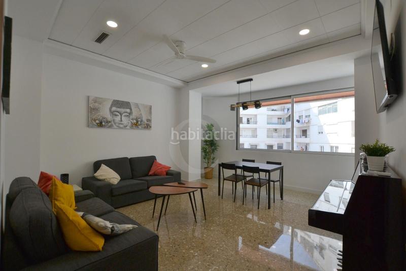 Foto 95a7acc1-0f44-4f89-adbb-7fd774cc85cc. Piso  en avda reino en Russafa Valencia