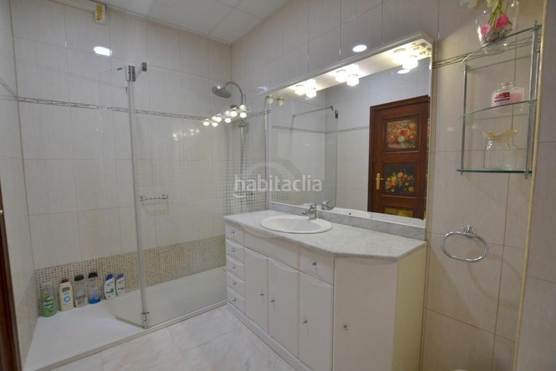 Foto c44b65a9-1c58-471d-ad46-4745992b860f. Piso  en avda reino en Russafa Valencia