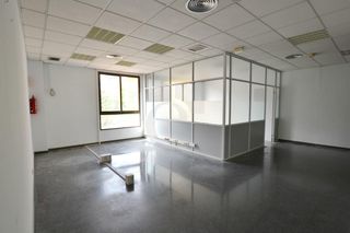 Miete Büro in Safranar. Oficina en alquiler tres forques