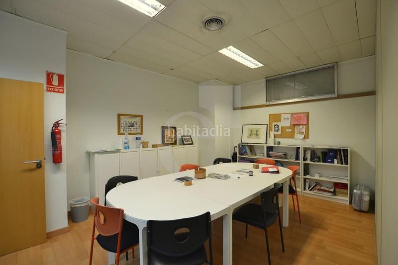 Foto 70049c47-aac9-4e11-b1d5-3d110cda3d1d. Lloguer oficina amb calefacció a Jaume Roig Valencia