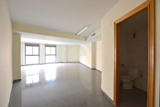Miete Büro in La Raïosa. Oficina en calle uruguay