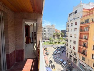 Rent Flat  Doctor sanchis sivera. Vivienda junto a g.v. fernando el católico