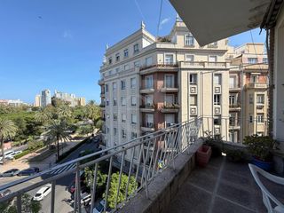 Flat in Gran Via. Piso en jacinto benavente