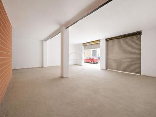 Lloguer Local Comercial  Forata. Local de obra en zona hospital dr. peset