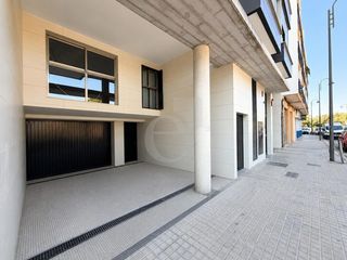 Lloguer Local Comercial a Madrid 61. Local en quart de poblet