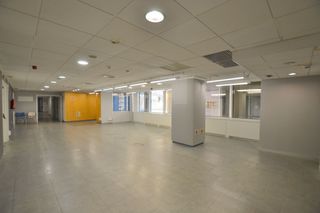 Rent Office space en Mestalla. Oficina en alquiler en valencia, con 1.051 m2, acceso discapacit