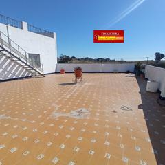 Casa en Nueva Alcalá. Casa en venta en zona santa lucía, 4 dormitorios.