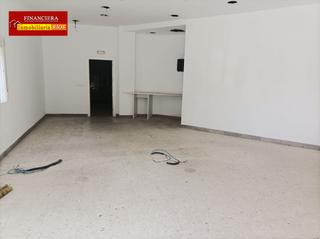 Lloguer Local Comercial a La Paz. Local com. en alquiler en zona silos.