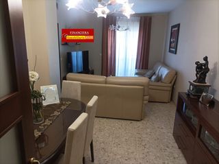 Etagenwohnung in Centro. Piso en venta en zona nueva alcalá, 3 dormitorios.