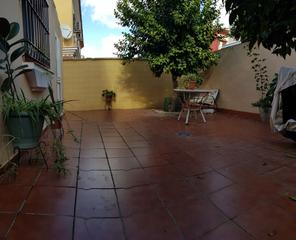 Maison jumelée à Gelves. Oportunidad!!gran chalet pareado de primera calidad en zona resi