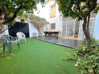 Casa adossada en Umbrete. Oportunidad!!  extraordinario chalet adosado de esquina de 5 dor