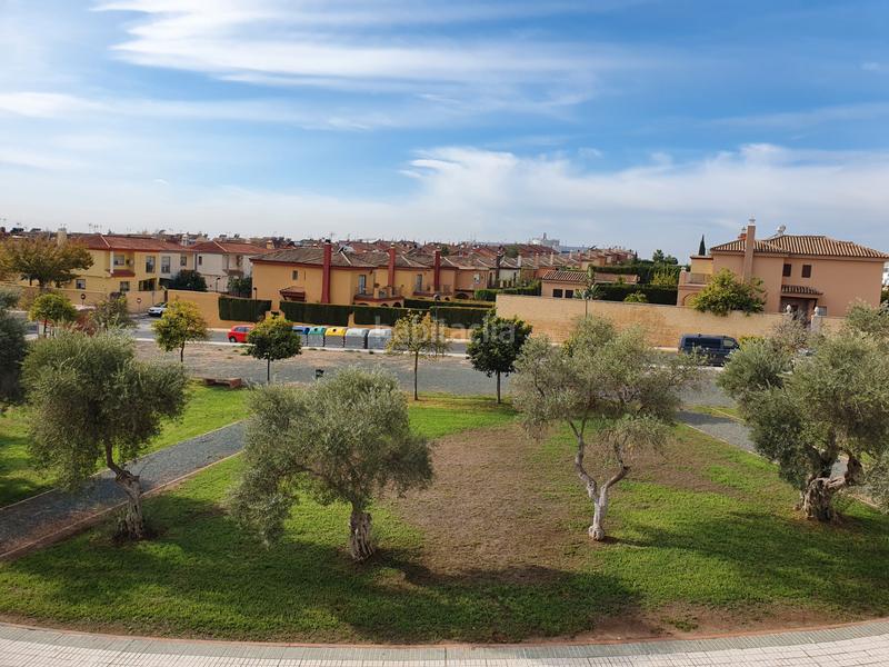 Foto b85b18cd-c61f-47b0-afce-197d908805e3. Ufficio in Avenida Juan Diego Bormujos