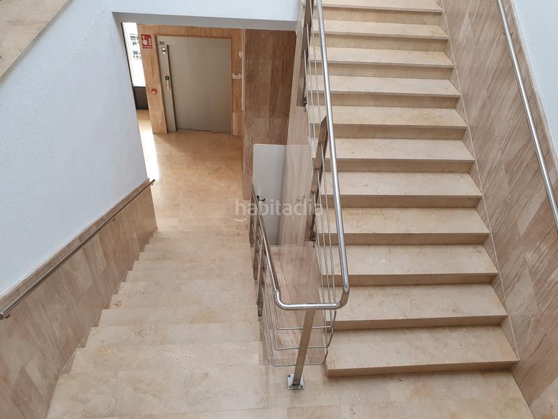 Foto ba0a988a-1ff0-46e7-b934-ebf5a8c095bf. Ufficio in Avenida Juan Diego Bormujos