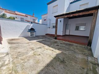 Casa adossada a Umbrete. Ocasión!!! gran chalet adosado con 4 dormitorios, 3 baños, ampli
