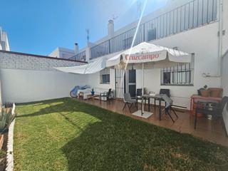 Casa adossada a Plaza del alcázar 12. Ocasión!! gran chalet adosado de primera calidad con amplio pati