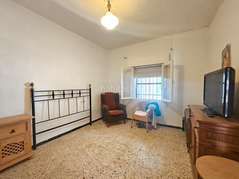 Foto 278ef7f0-337f-4b8e-ab6c-4e43b6394df5. Casa adosada ocasión!!! gran casa de pueblo con amplio patio trasero y posibilidad de preparar dos viviendas!!! en Salteras