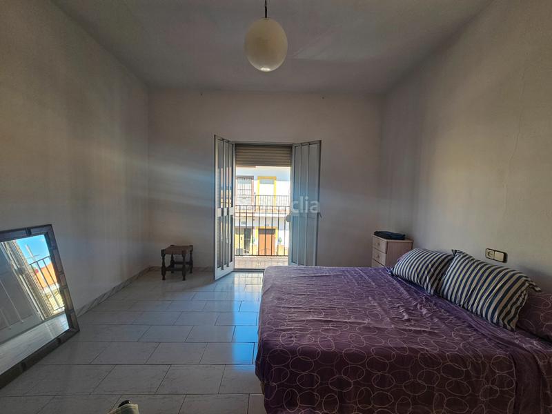 Foto 3f038e14-592a-401d-9f67-fb44e3b4a36f. Casa adosada ocasión!!! gran casa de pueblo con amplio patio trasero y posibilidad de preparar dos viviendas!!! en Salteras