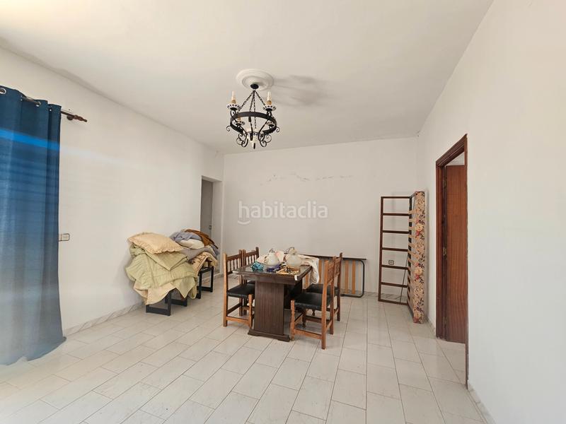 Foto d0275be6-7ef5-4238-aff0-55f53debdf0e. Casa adosada ocasión!!! gran casa de pueblo con amplio patio trasero y posibilidad de preparar dos viviendas!!! en Salteras