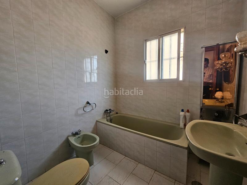 Foto d75e8c3e-e5e6-4609-bbe0-70e701b254aa. Casa adosada ocasión!!! gran casa de pueblo con amplio patio trasero y posibilidad de preparar dos viviendas!!! en Salteras
