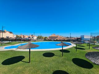 Casa adossada en Colegio Europa. Ocasin!!! gran chalet adosado con piscina comunitaria, pistas d