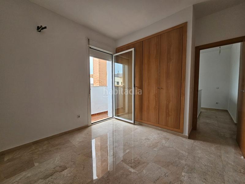 Foto 08e6d348-1dd7-46c0-b13c-36be0de05e7e. Casa pareada ocasión!!! gran chalet pareado de diseño con amplia parcela!! en Espartinas