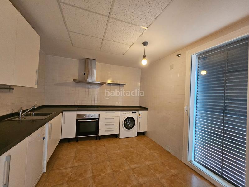 Foto 337a9411-fe81-4926-a425-5c870dc80859. Casa pareada ocasión!!! gran chalet pareado de diseño con amplia parcela!! en Espartinas