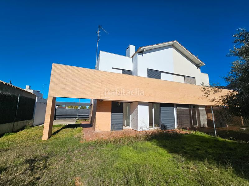 Foto 9b3afa68-fa25-4044-af93-e13e632a5d72. Casa pareada ocasión!!! gran chalet pareado de diseño con amplia parcela!! en Espartinas