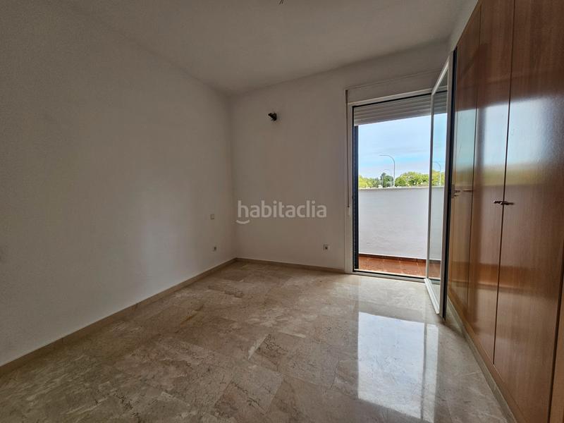 Foto a1d1b489-4e26-4bee-9ec2-fbb4acffd411. Casa pareada ocasión!!! gran chalet pareado de diseño con amplia parcela!! en Espartinas