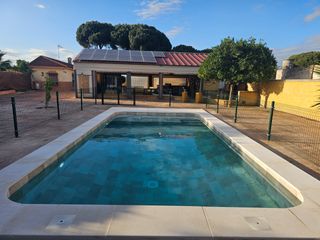 Chalet in Almensilla. Ocasión!!! gran chalet independiente de una planta con piscina y