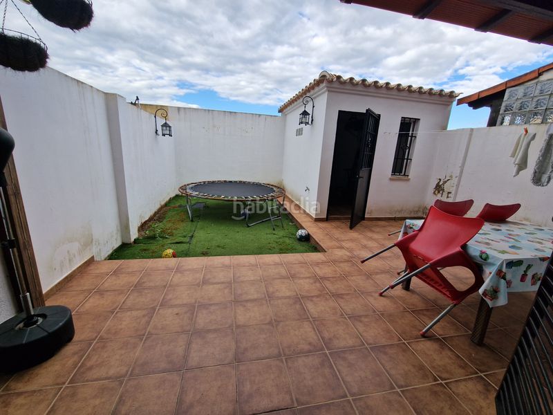 Foto 0da3f639-8f19-4364-a946-6e51af541807. Casa adossada amb calefacció aparcament a Benacazón