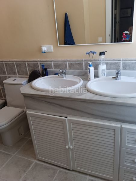 Foto dece191f-08ba-42b0-9f0e-a93642266471. Casa aparellada amb xemeneia calefacció aparcament piscina a Espartinas