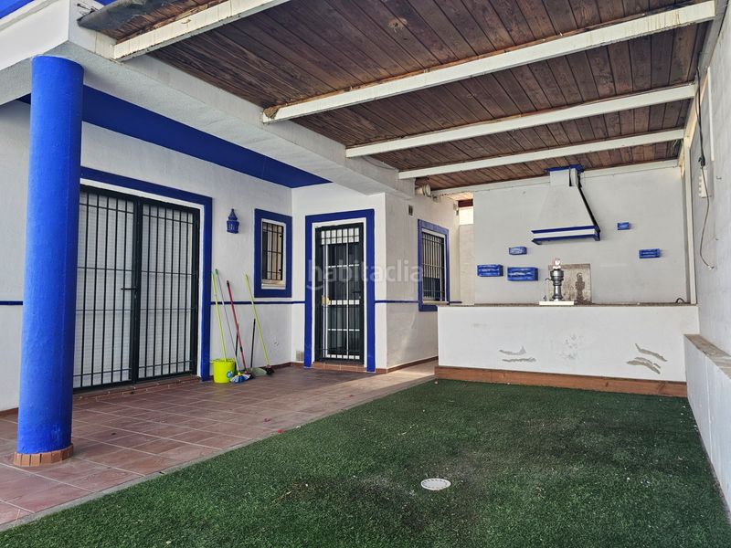 Foto 48c7b0ad-f09f-4491-9023-a2c997e6e6cd. Casa aparellada amb xemeneia aparcament piscina a Umbrete